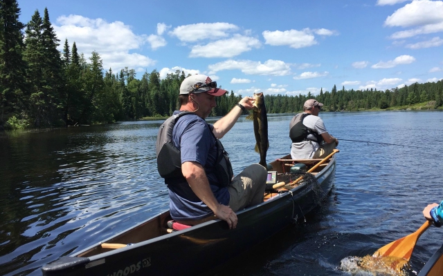 bass-fishing-minnesota-autumn640-2.jpg