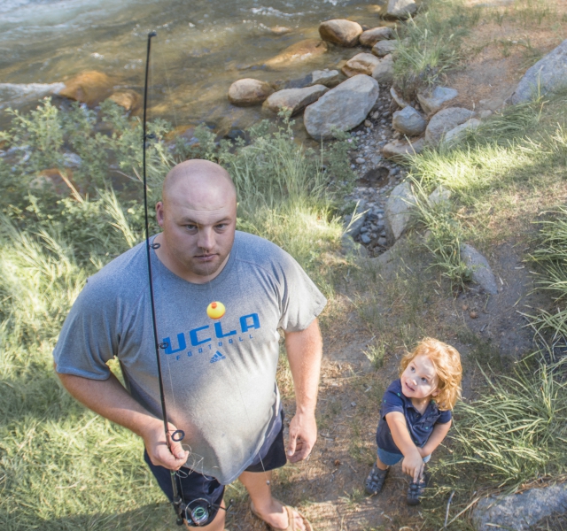 4-Father-and-daugther-fishing640x600.jpg