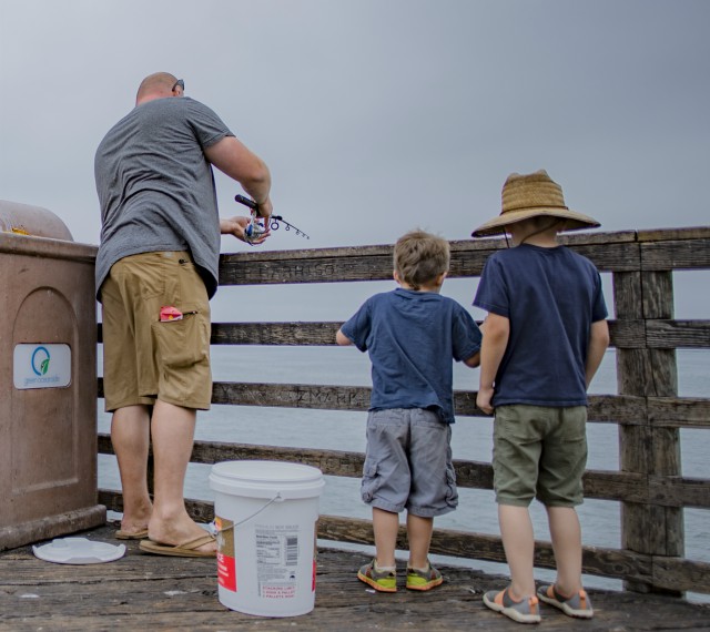 1-Father-and-kids-fishing.jpg