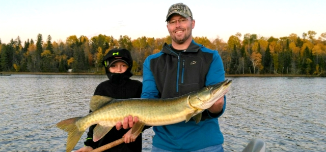 minnesota-autumn-muskie-fishing640-1.jpg