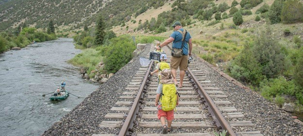 3-Father-and-kids-fishing.jpg