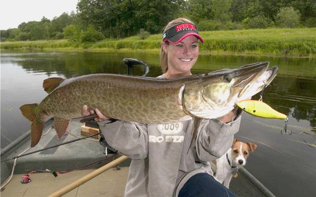 Fishing-muskie-in-minesota640x400-2.jpg