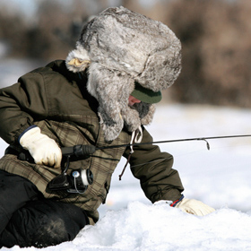 kid ice fishing 