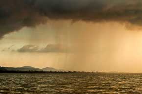 La lluvia fuerte y la pesca