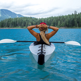 woman-kayaking 