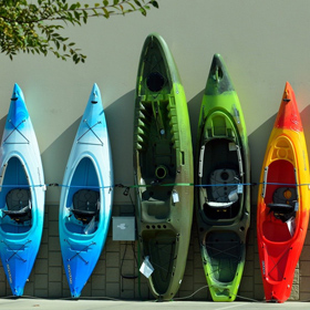 kayaks of different sizes