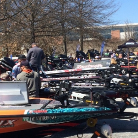 anglers getting ready for the bassmaster classic